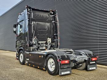 S520 V8 4x2 / FULL AIR / RETARDER / PARKING COOLER